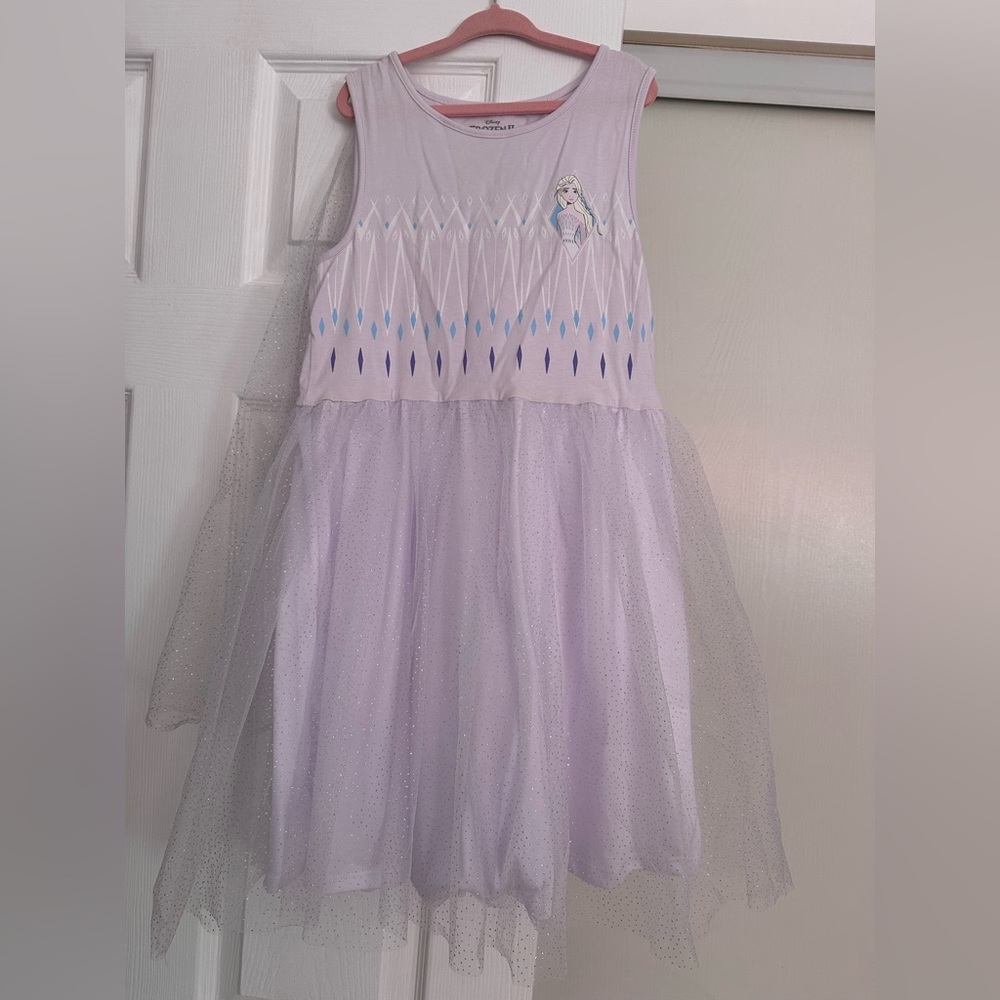 Beautiful Elsa dress, size large used only once.